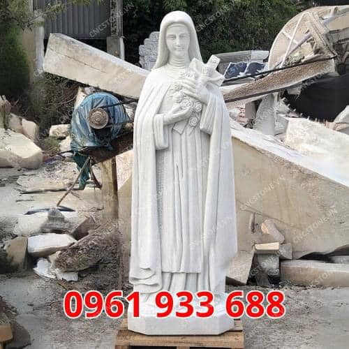 Tượng Thánh Teresa bằng đá 