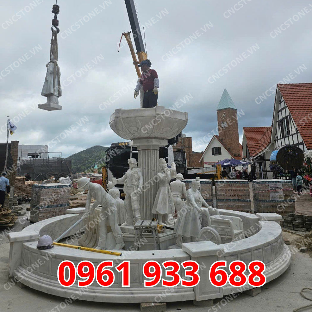 Đài Phun Nước Bằng Đá Tại Quảng Trường Làng Đức Namhae