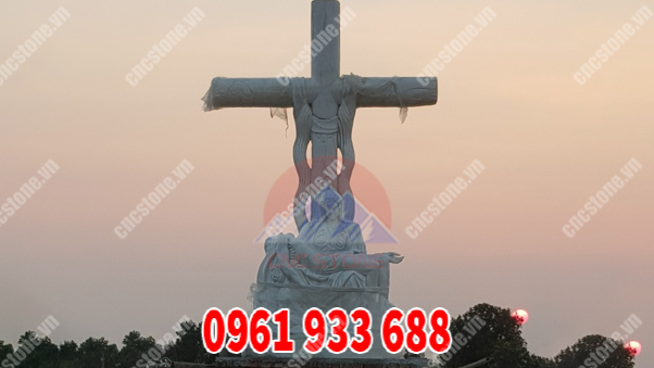 Lắp đặt xong tượng Đức Mẹ Sầu Bi
Chúa Giêsu tại Hải Dương
